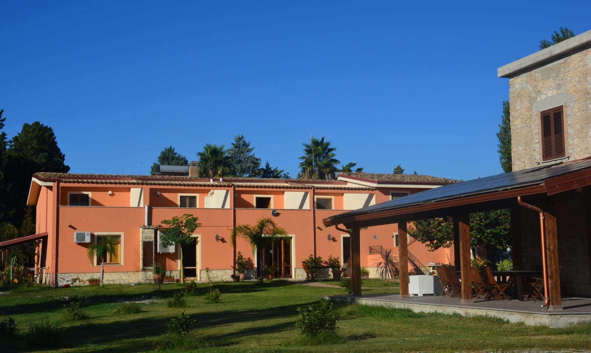 Agriturismo Torre Del Golfo Cropani Eksteriør billede
